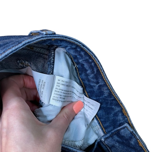 Abercrombie & Fitch Women’s Dark Wash Distressed Curve Love High Rise Mom Jeans - Picture 5 of 8